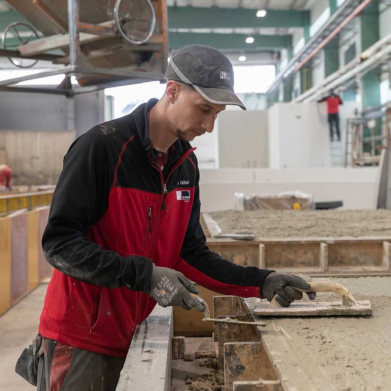 Mitarbeiter im Fertigteilwerk